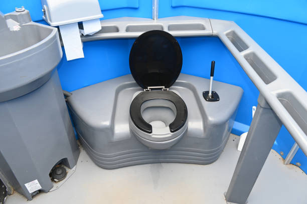 Best Porta potty rental near me  in Hudson, IA
